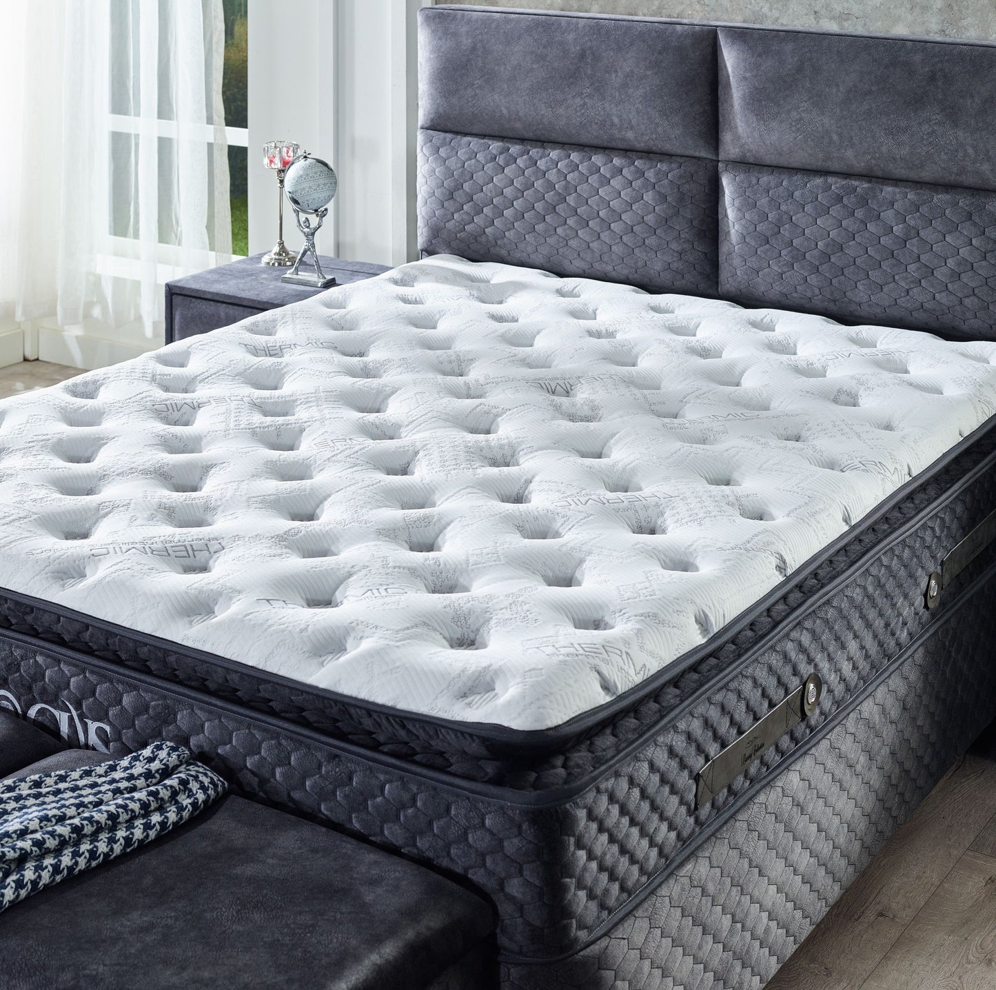 Boxspringbett FOCUS Night Blue Velvet Set Samt Matratze Topper inklusive 160x200 - 180x200