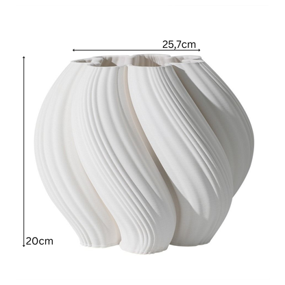 Design-Vase LUCA Skulpturale Keramikvase mit gedrehtem 3D-Rippenmuster