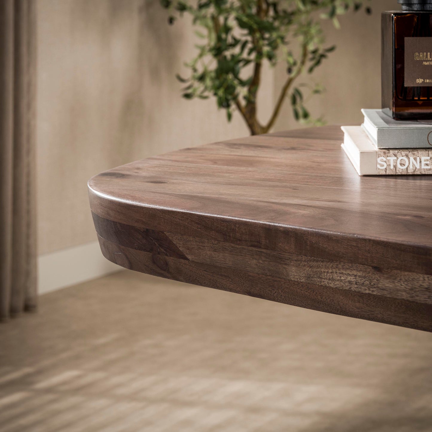 Esstisch Hjalmar Grand Oval aus Akazienholz massiv 240x105cm