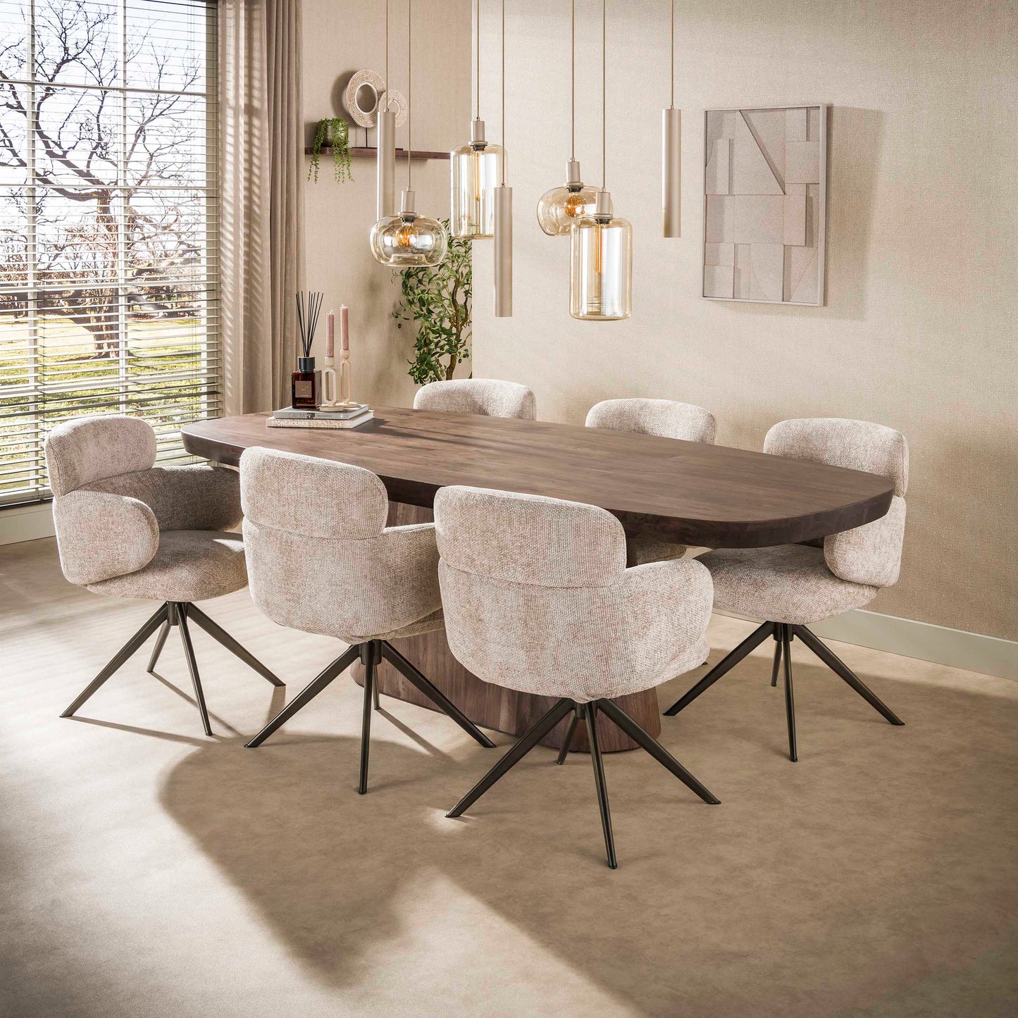 Esstisch Hjalmar Grand Oval aus Akazienholz massiv 240x105cm