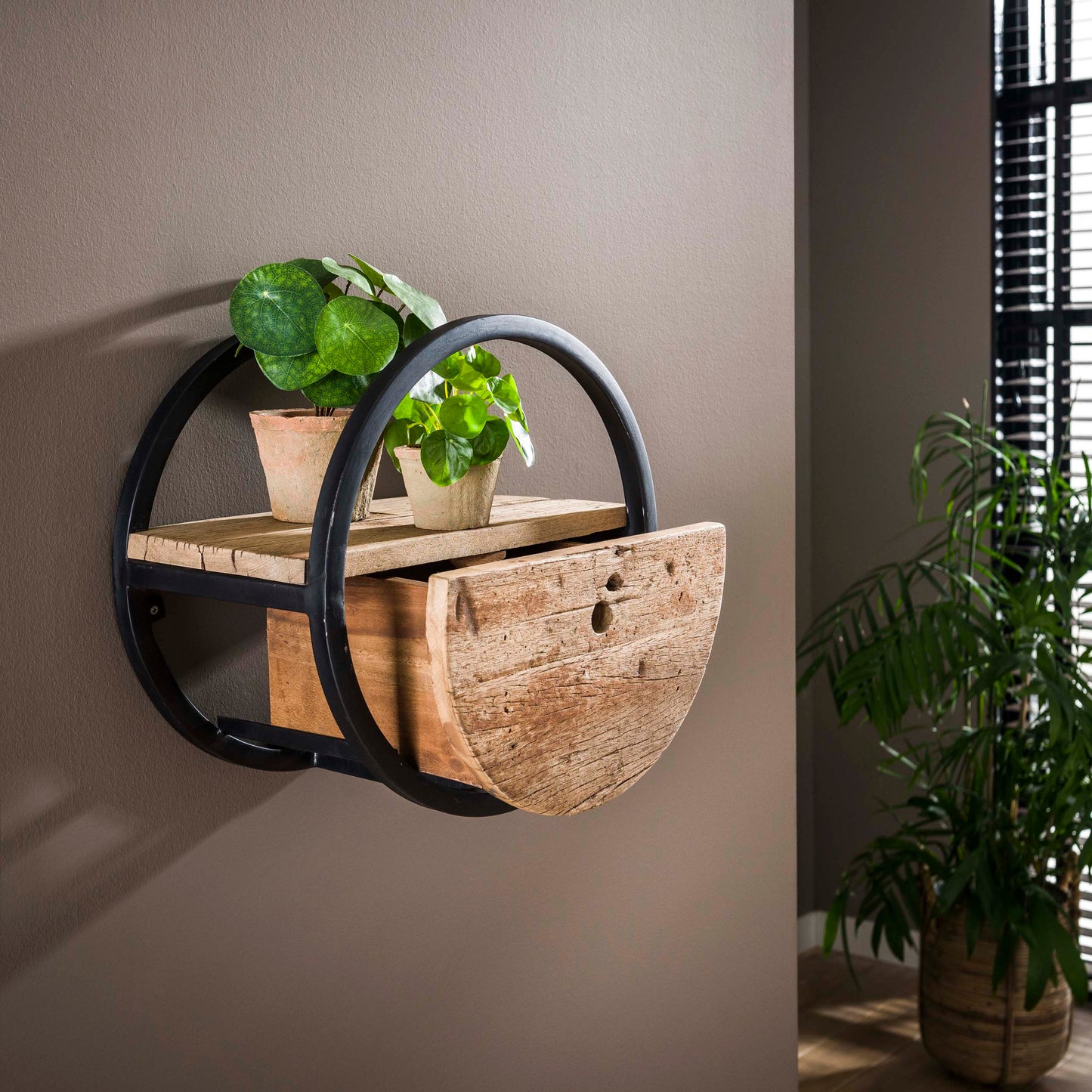 Wandregal CIRCULAR RUSTICO Rundes Upcycling-Regal aus Hartholz mit Schublade Ø 40 cm