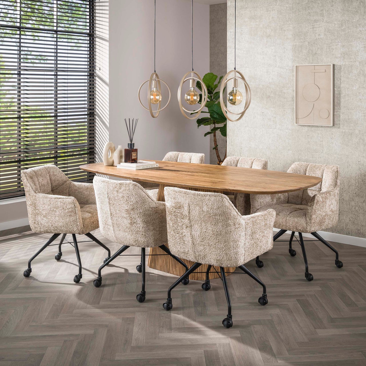 Esstisch Aurelio Sand Dänisch-Ovaler Design Tisch mit Rillen-Säule