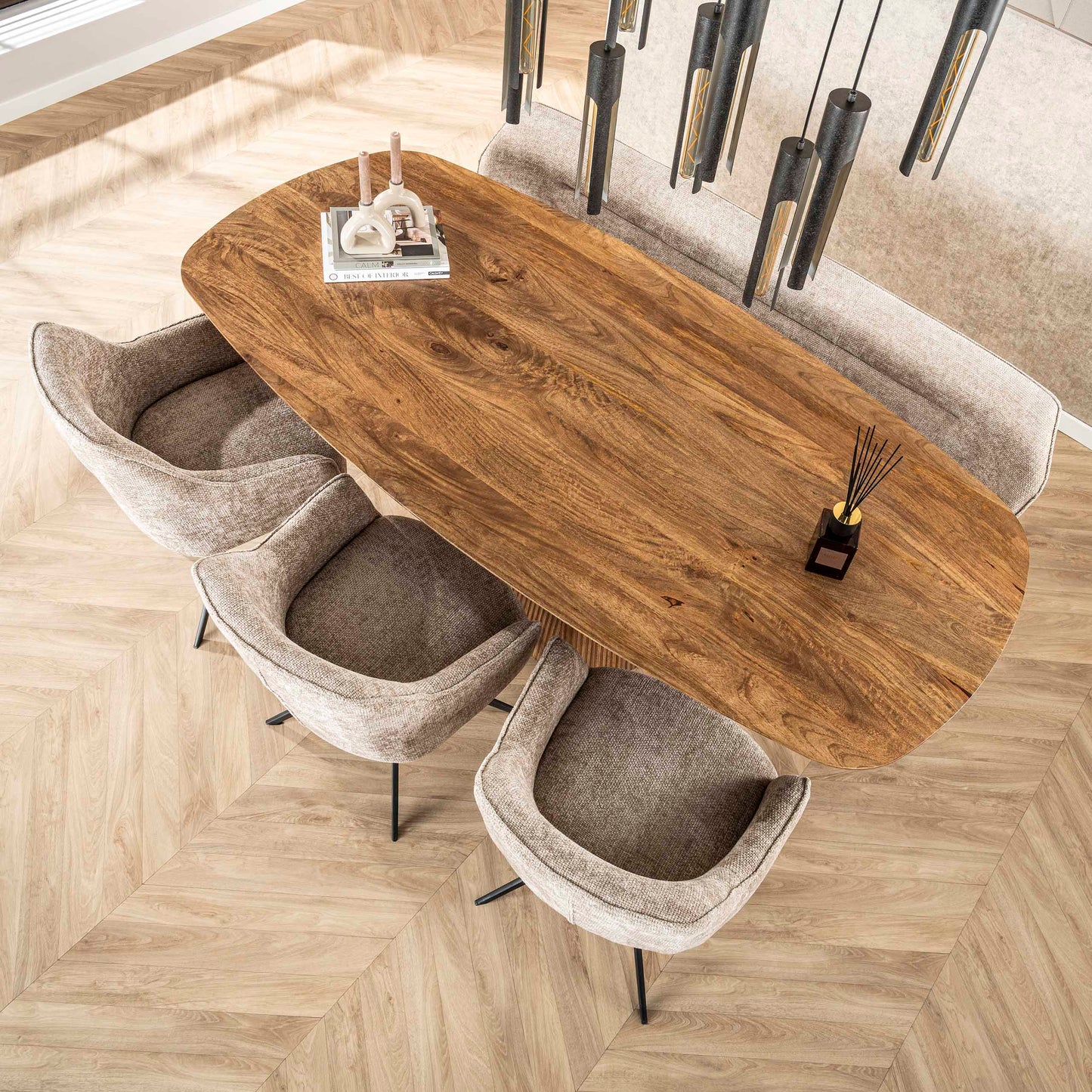 Esstisch Aurelio Sand Dänisch-Ovaler Design Tisch mit Rillen-Säule