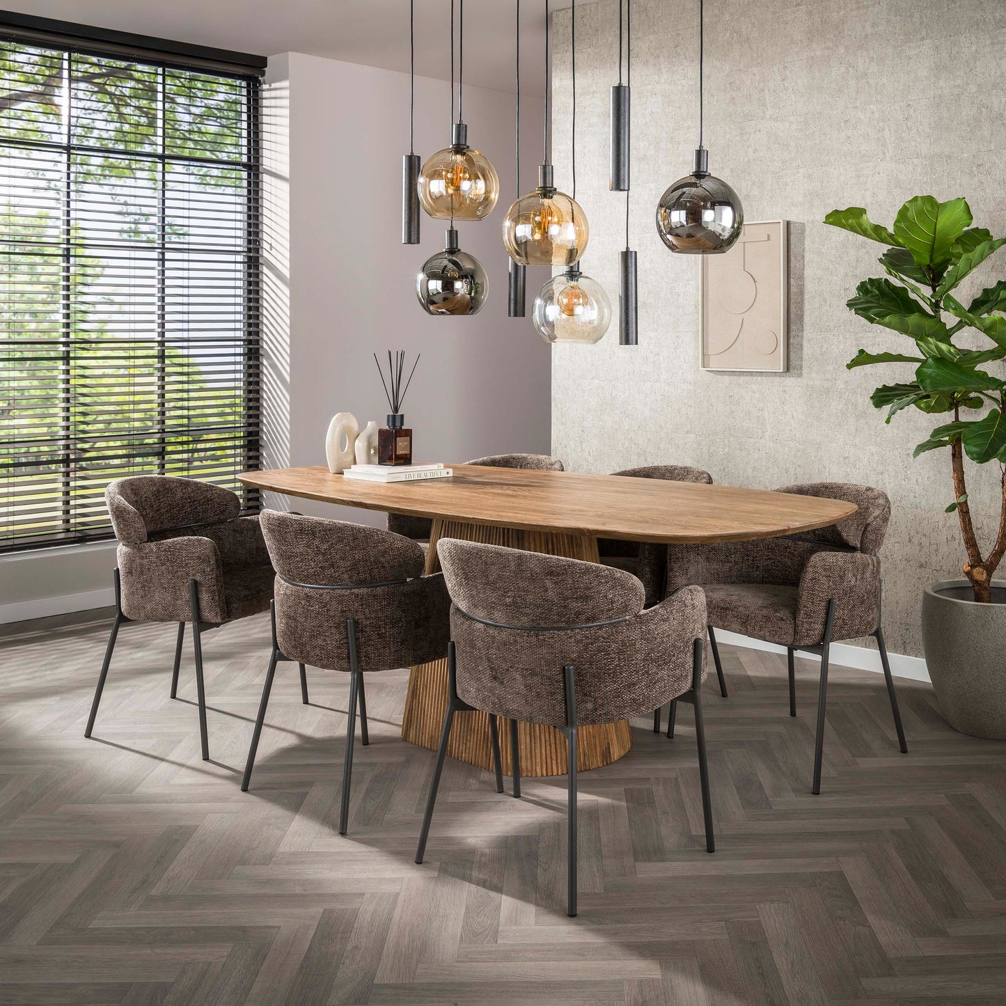 Esstisch Aurelio Sand Dänisch-Ovaler Design Tisch mit Rillen-Säule