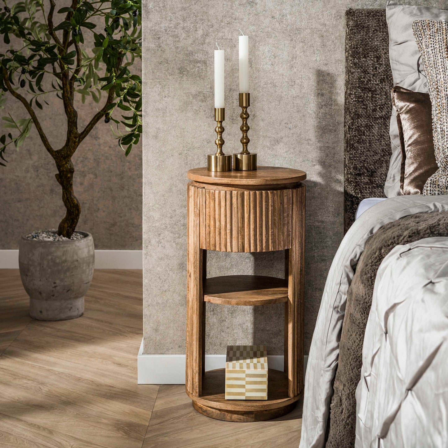 Nachttisch WAVE CYLINDER Runde Standkonsole aus Mangoholz mit Rillen-Design Ø 30 cm