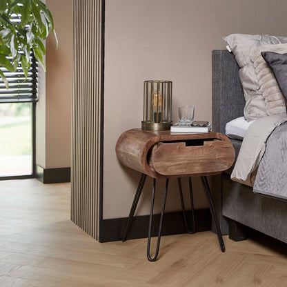 Nachttisch BARREL RETRO Ovale Nachtkonsole aus Mangoholz mit Hairpin-Beinen