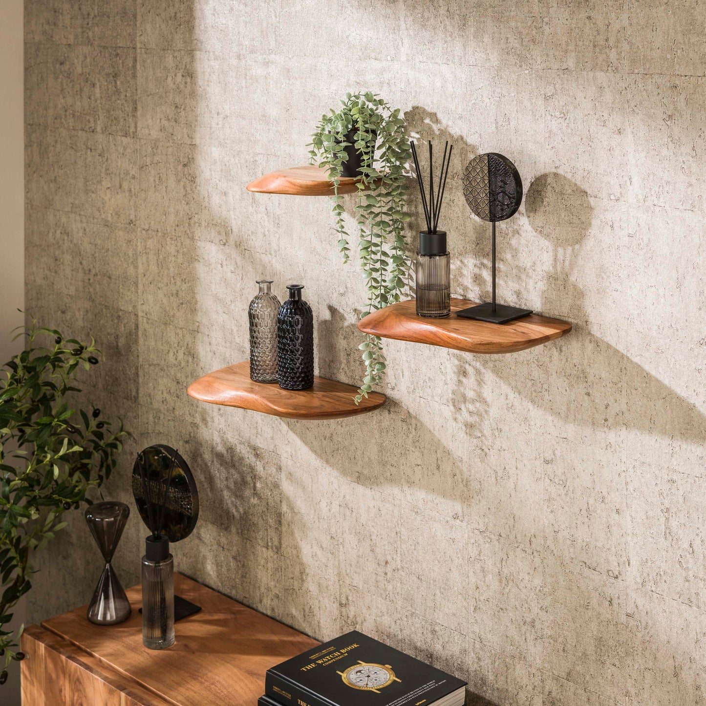 Wandregal-Set ORGANIC FLOW 3 schwebende Massivholz-Regale aus Akazie in Naturform