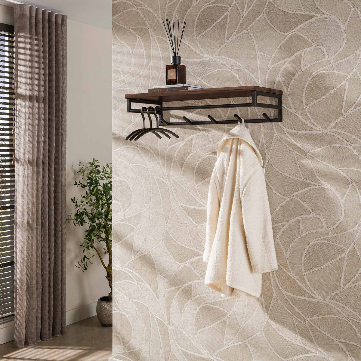 Wandgarderobe CUSTOM Massives Akazienholz mit Metallgestell, Kleiderstange & 5 Haken