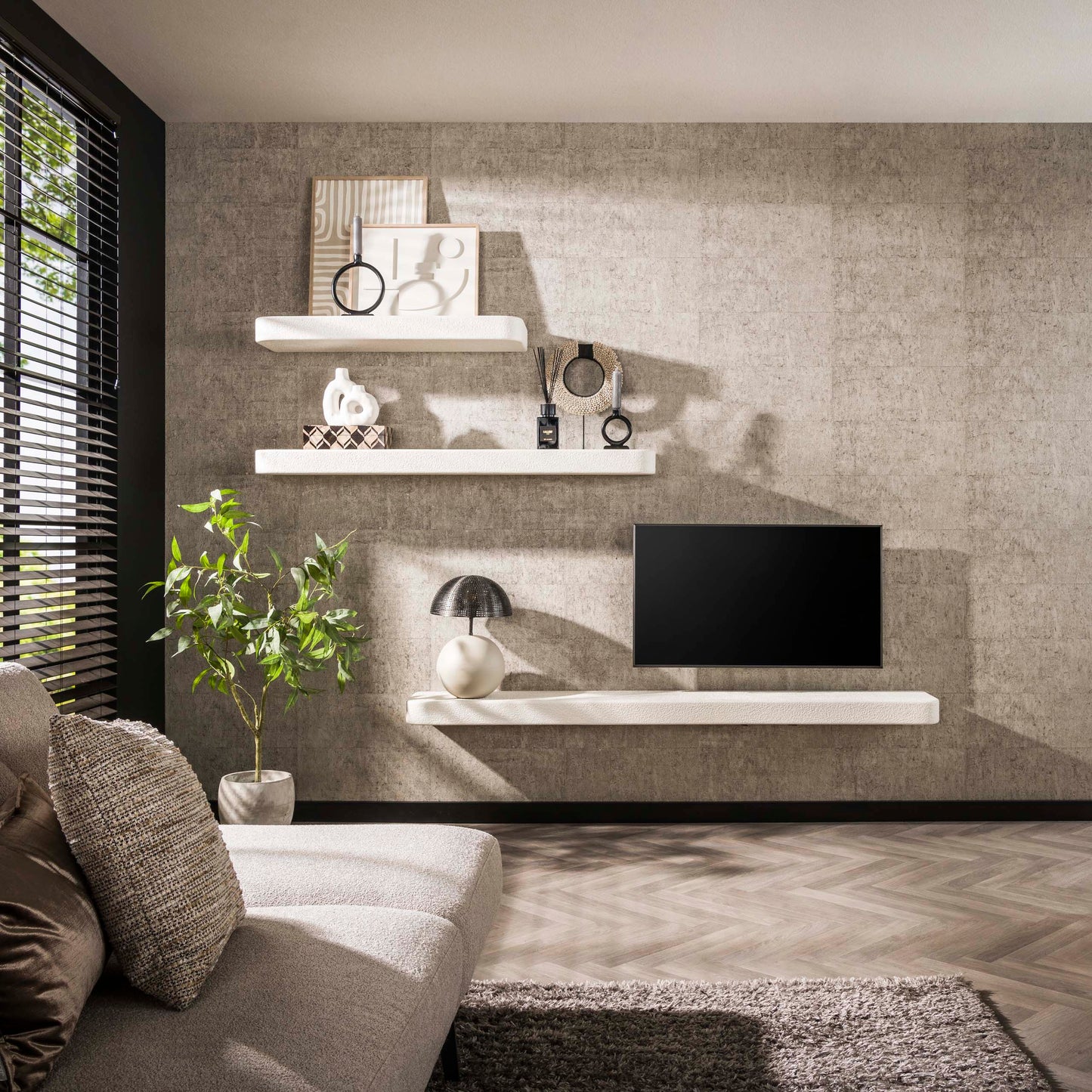 Wandregal STONE ELEGANCE Schwebendes XXL-Board aus Marmor-Komposit im Soft-Edge-Design 150 cm
