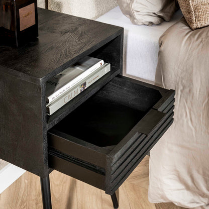 Nachttisch MARINA BLACK Moderne Nachtkonsole aus massivem Mangoholz im All-Black-Look 35 cm