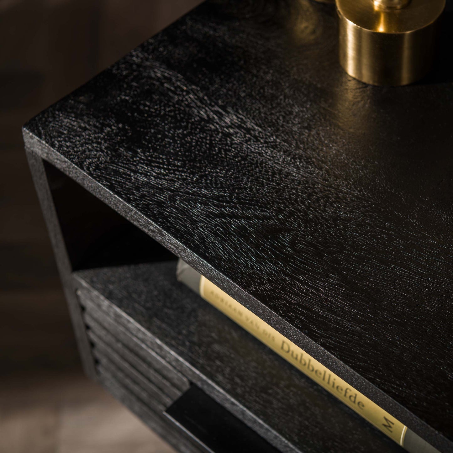 Nachttisch MARINA BLACK Moderne Nachtkonsole aus massivem Mangoholz im All-Black-Look 35 cm