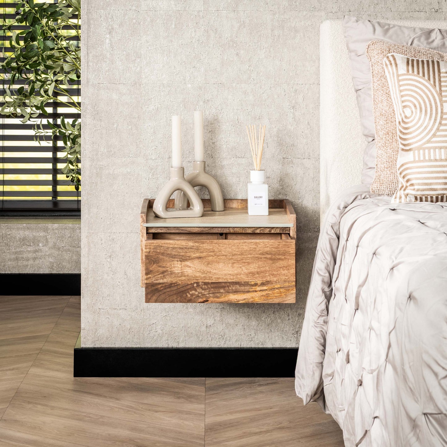 Nachttisch NUOVO TRAVERTIN Schwebende Massivholz-Konsole mit Keramikplatte in Travertin-Optik 40 cm