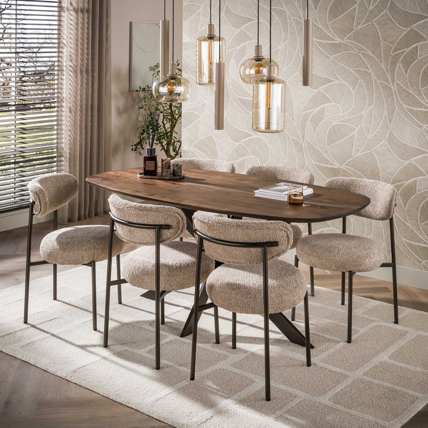Esstisch ALVAR FLOW Dänisch-Ovaler Massivholztisch aus Akazie 180 cm