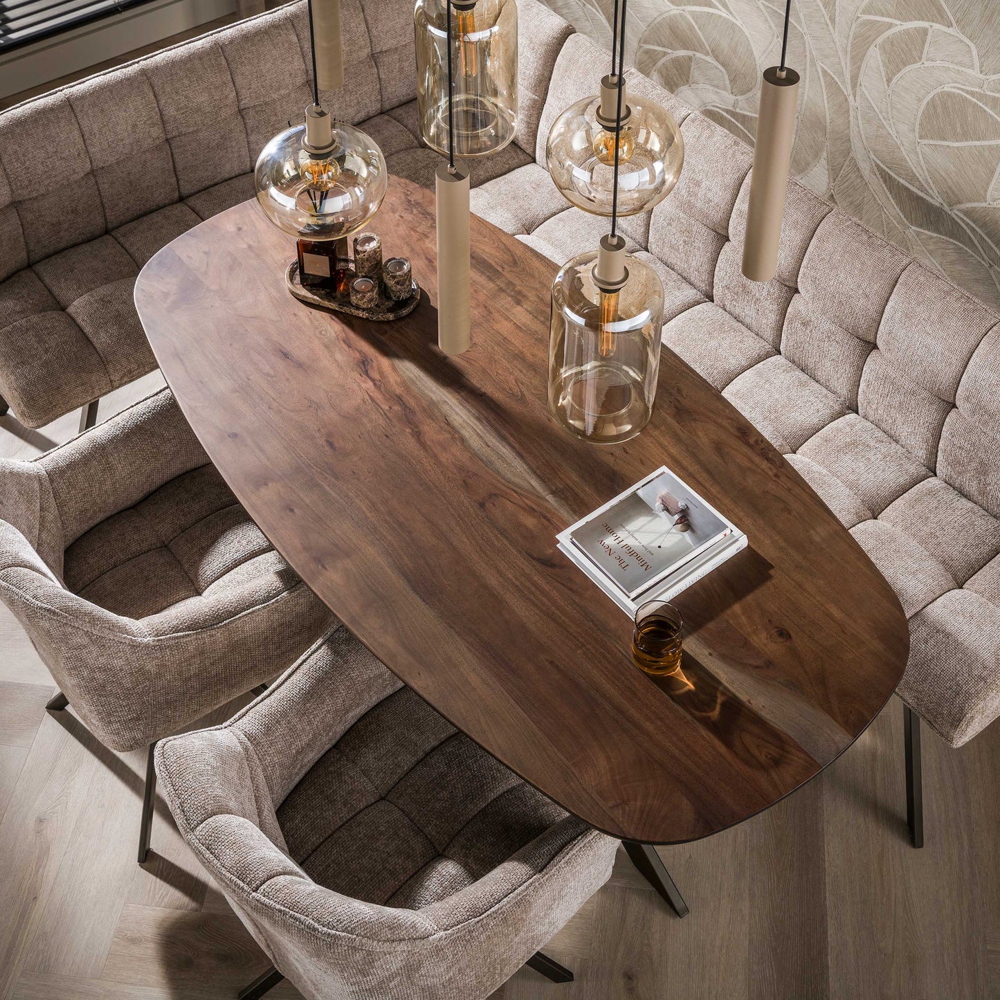 Esstisch ALVAR FLOW Dänisch-Ovaler Massivholztisch aus Akazie 180 cm