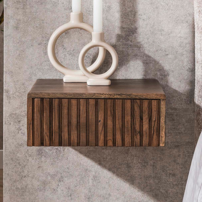 Nachttisch-Set CARVE DRIFTWOOD 2 schwebende Massivholz-Konsolen mit 3D-Rillenfront Driftbraun