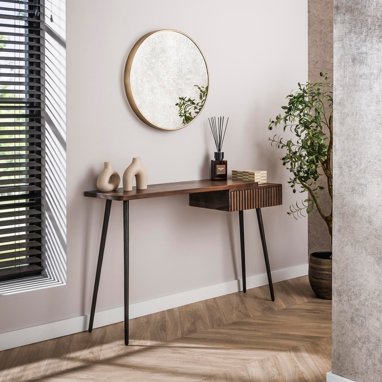 Konsolentisch CARVE DRIFTWOOD Asymmetrischer Massivholz-Tisch mit 3D-Rillenfront 120 cm