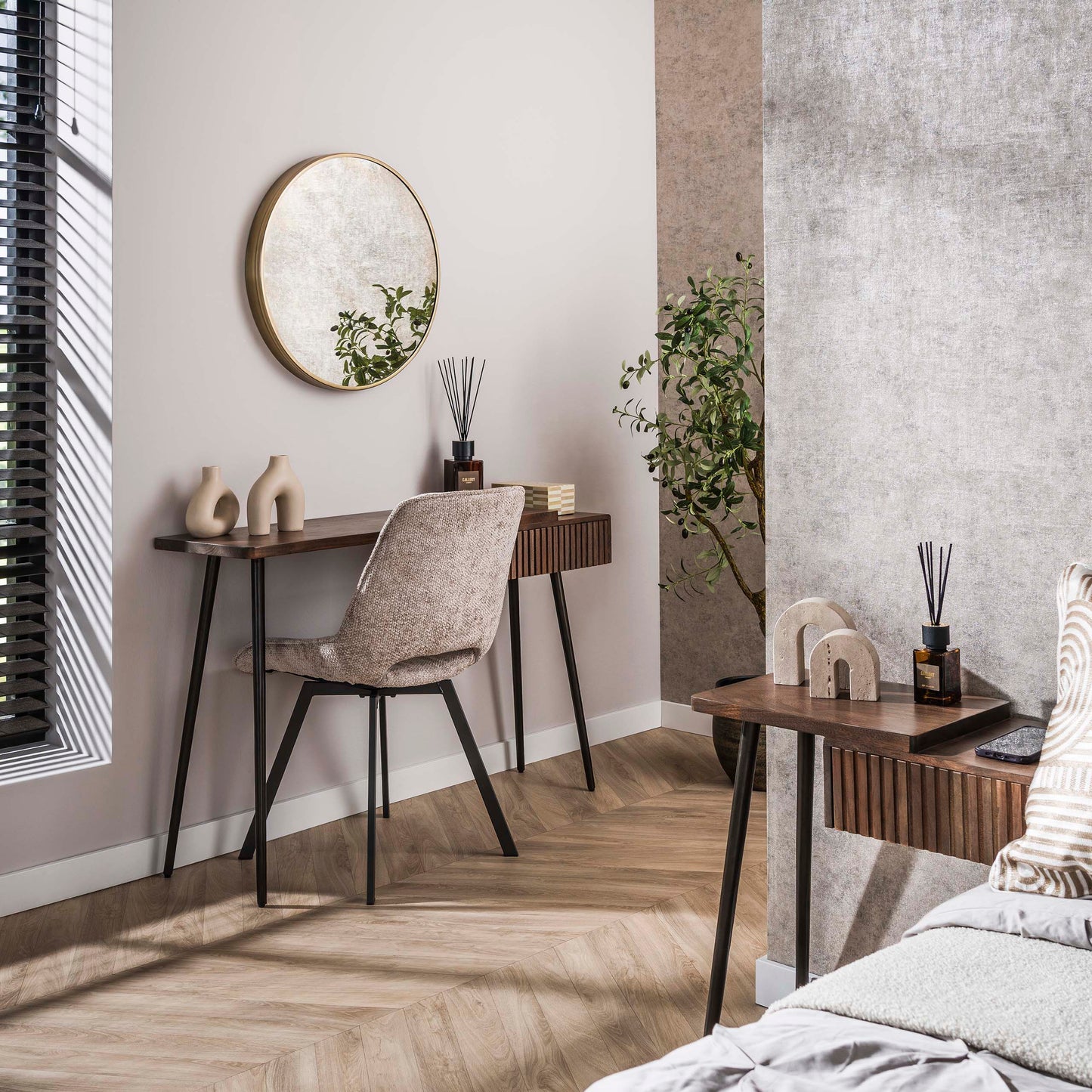 Konsolentisch CARVE DRIFTWOOD Asymmetrischer Massivholz-Tisch mit 3D-Rillenfront 120 cm