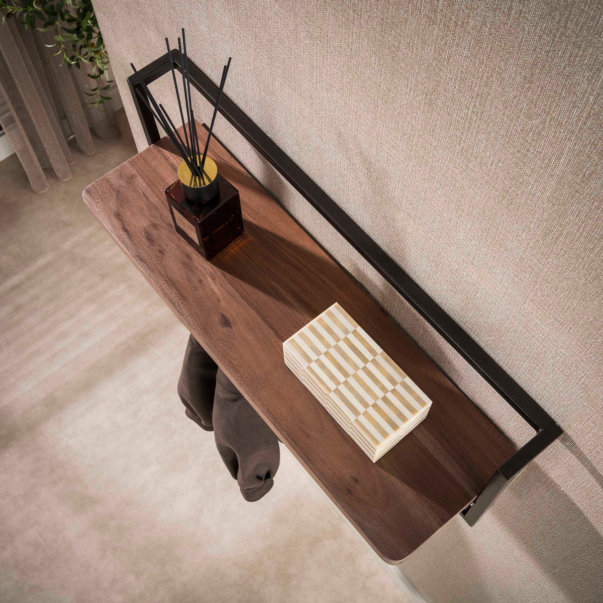 Wandgarderobe AIR PURE Kompakte Garderobe mit Akazienholz-Ablage und 6 Haken