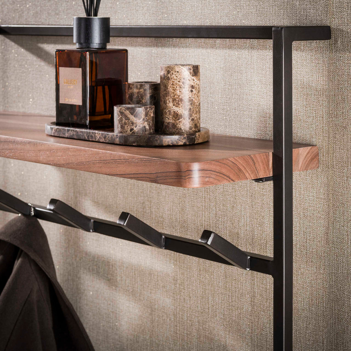 Wandgarderobe "AIR PURE HOCH" – Luftiges Design mit Akazienholz-Ablage und 10 Haken