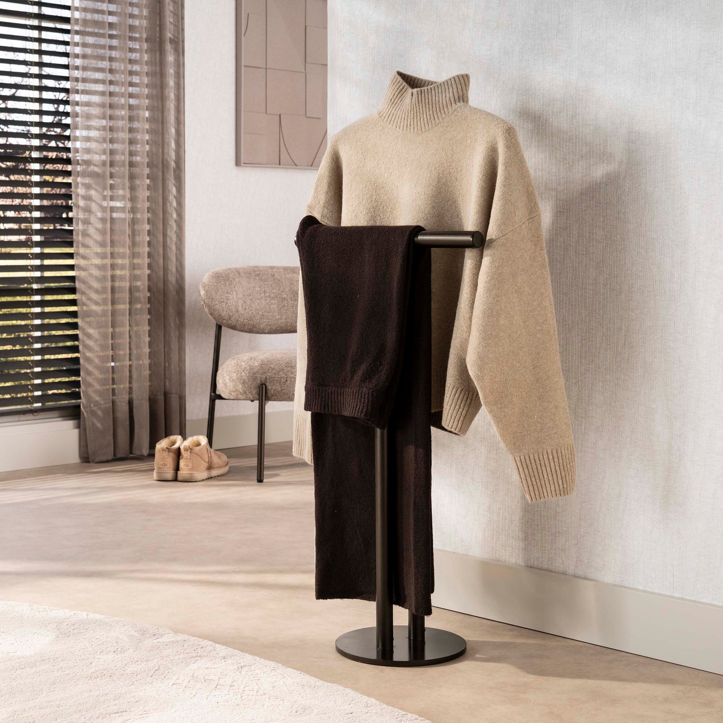 Kleiderständer LUNO Eleganter Kleiderbutler aus Stahl in Bronze-Optik 106 cm
