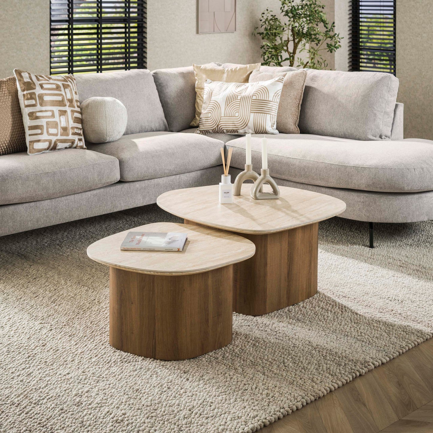 Couchtisch-Set ROMANO CIOTTOLO Organische Kiesel-Satztische in Travertin-Optik