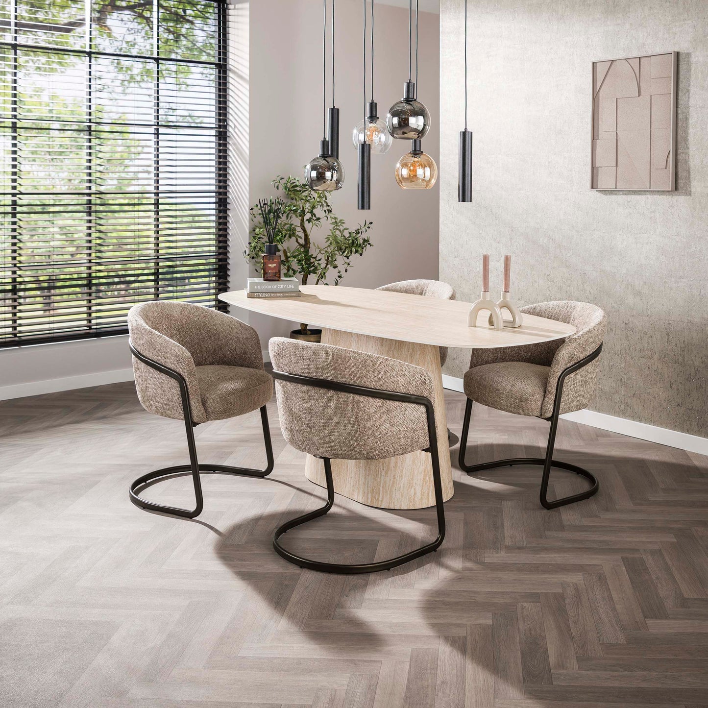 Esstisch CENTRO TRAVERTINO Dänisch-Ovaler Keramiktisch im Monolith-Design