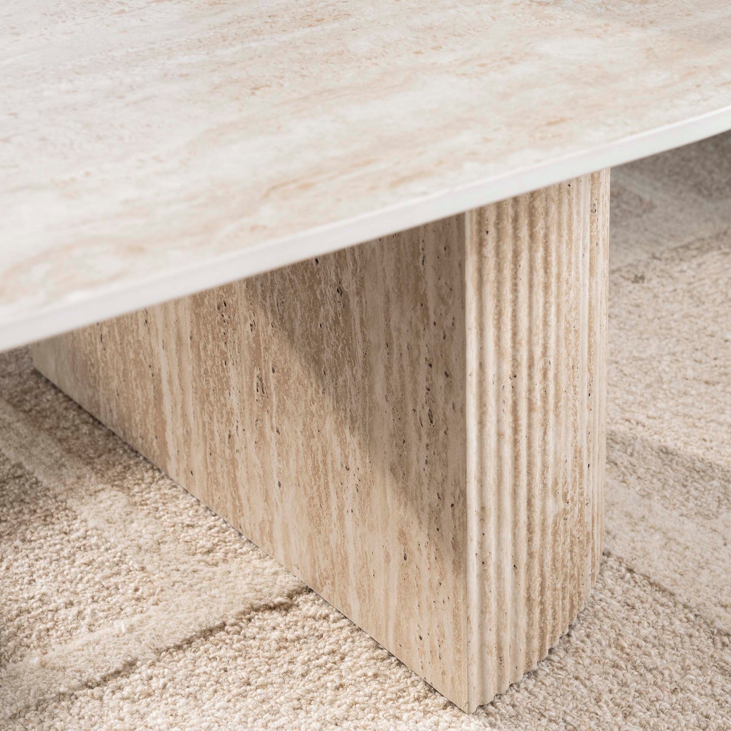 Couchtisch SIENNA TRAVERTINO  Lowboard-Tisch in organischer Säulen Rillen-Optik
