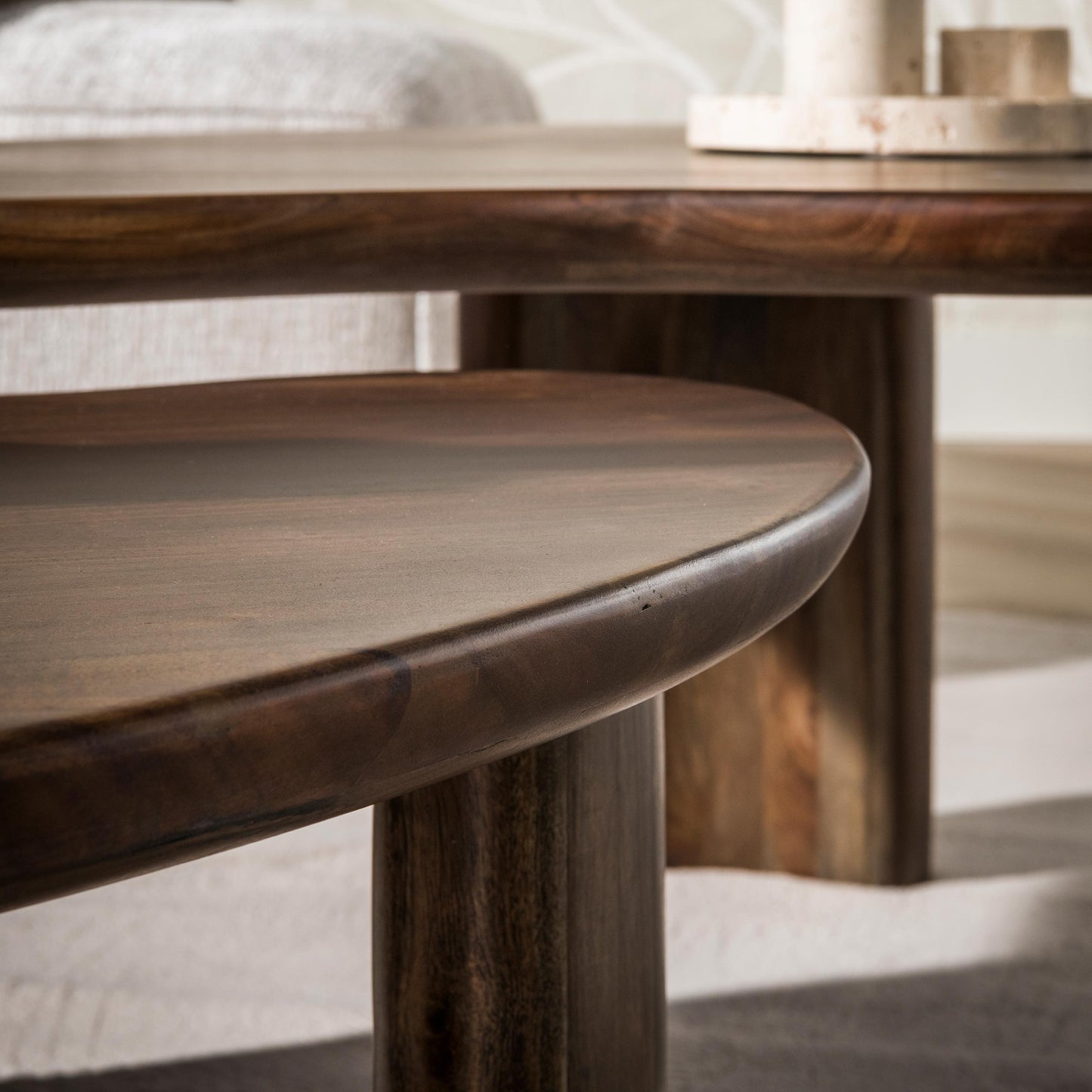 Couchtisch Set ONDA 2tlg. Massivholz Duo in organischer Form Akazie 76x99x41,5cm 74,5x61x35,5cm