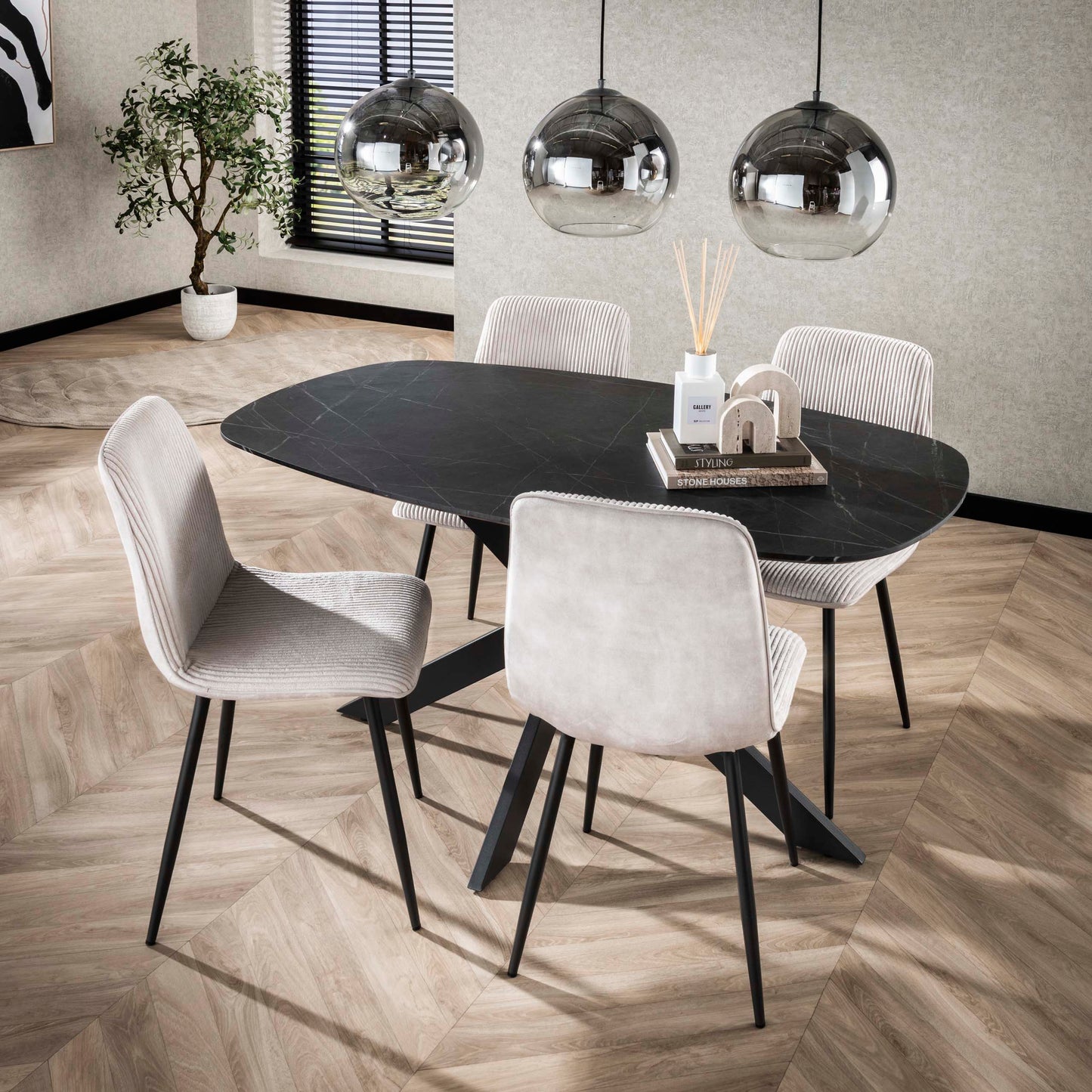 Esstisch ONYX CROCE PICCOLO Kompakter Dänisch-Ovaler Tisch in Graphit-Steinoptik 150 cm