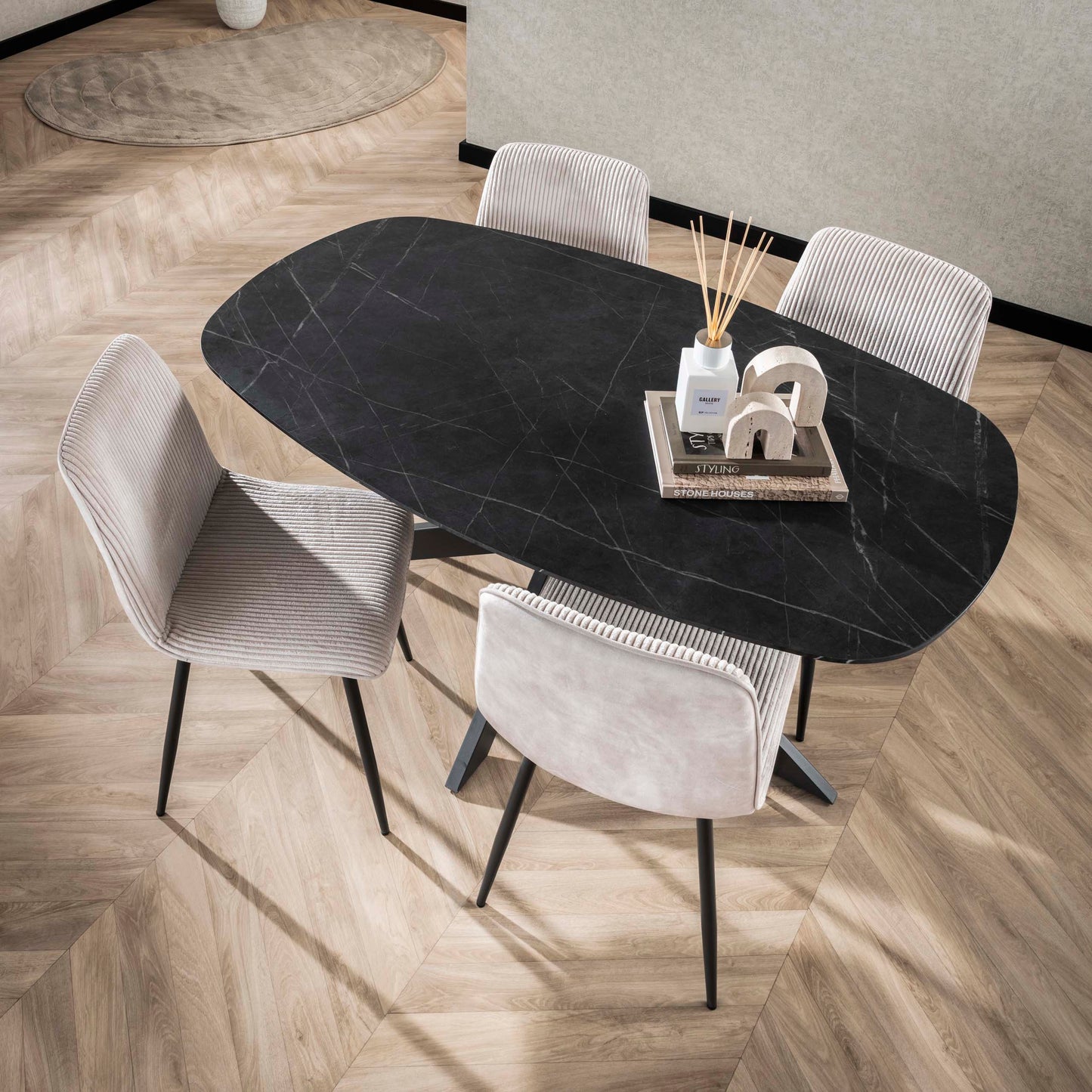 Esstisch ONYX CROCE PICCOLO Kompakter Dänisch-Ovaler Tisch in Graphit-Steinoptik 150 cm