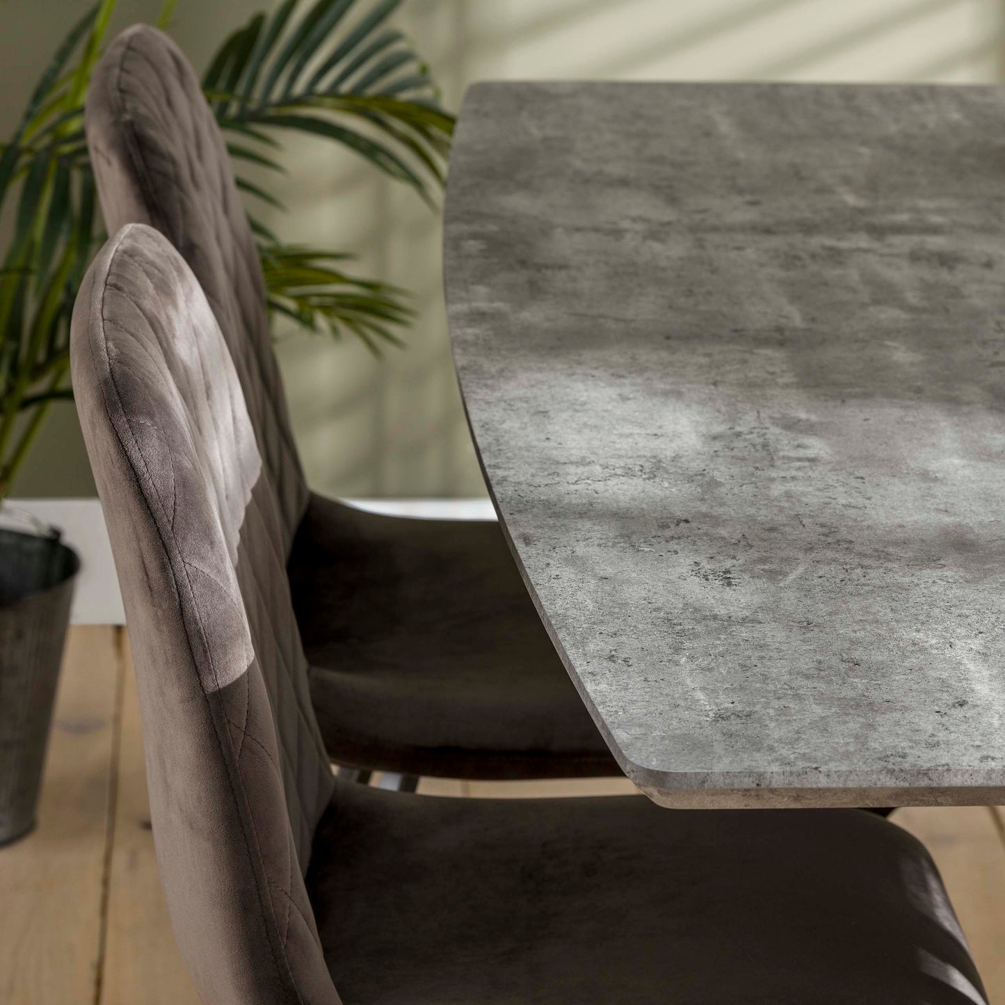 Esstisch OVAL ELEGANCE Kompakter Esszimmertisch im 3D-Look mit Spider-Gestell 3D-Beton Grau 160 cm