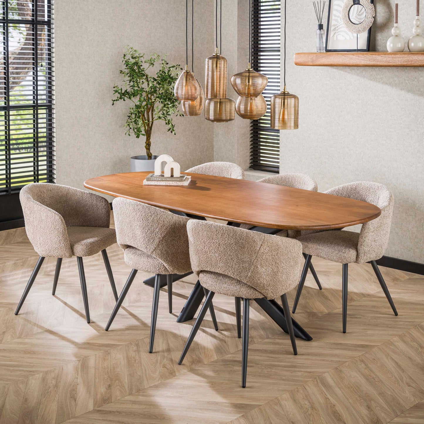 Esstisch CLIFF SABBIA GRANDE Dänisch-Ovaler Massivholztisch Mango mit Ovalrohr-Gestell 215 cm