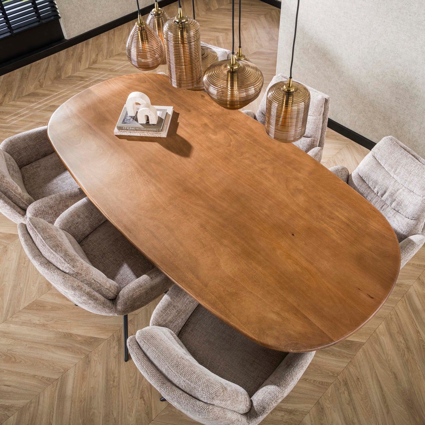 Esstisch CLIFF SABBIA GRANDE Dänisch-Ovaler Massivholztisch Mango mit Ovalrohr-Gestell 215 cm