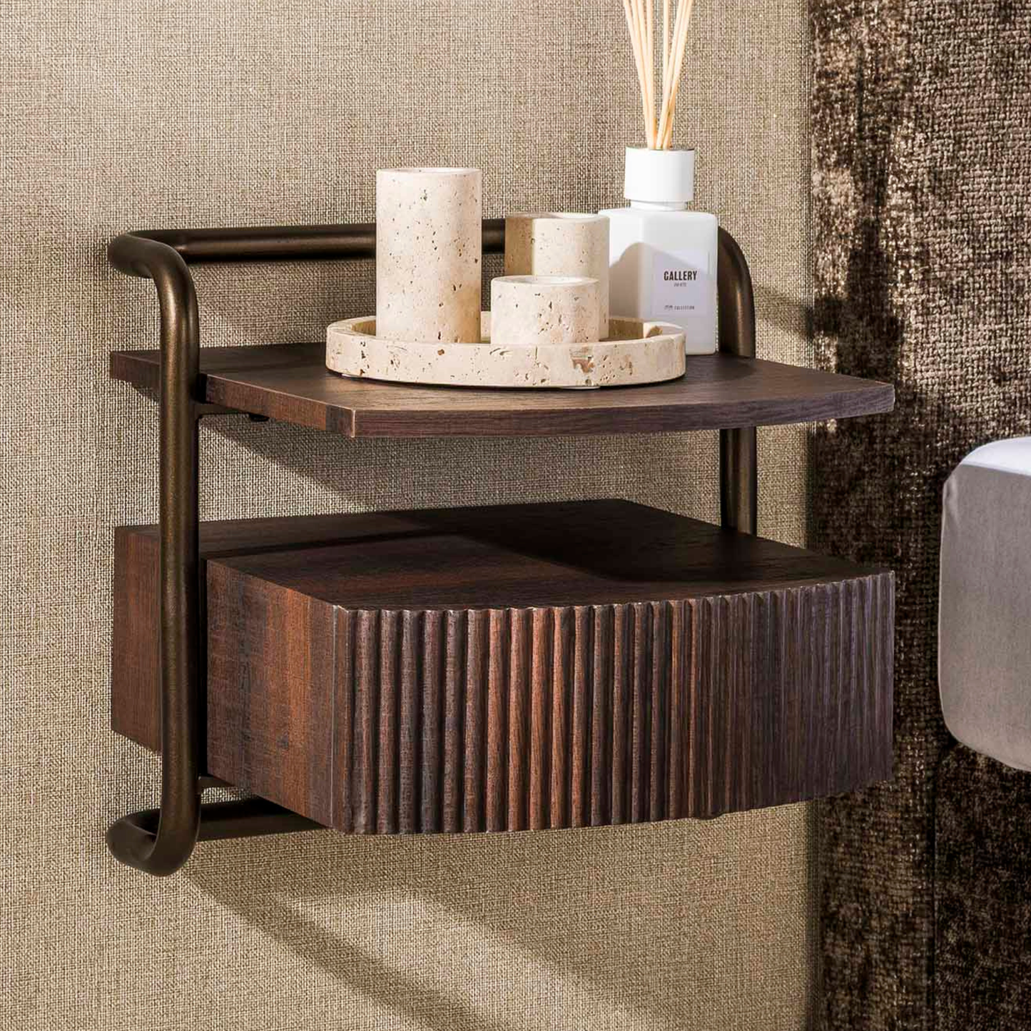 Nachttisch BEND 3D-OAK Kompakte schwebende Rohrrahmen-Konsole mit Rillen-Schublade 39 cm