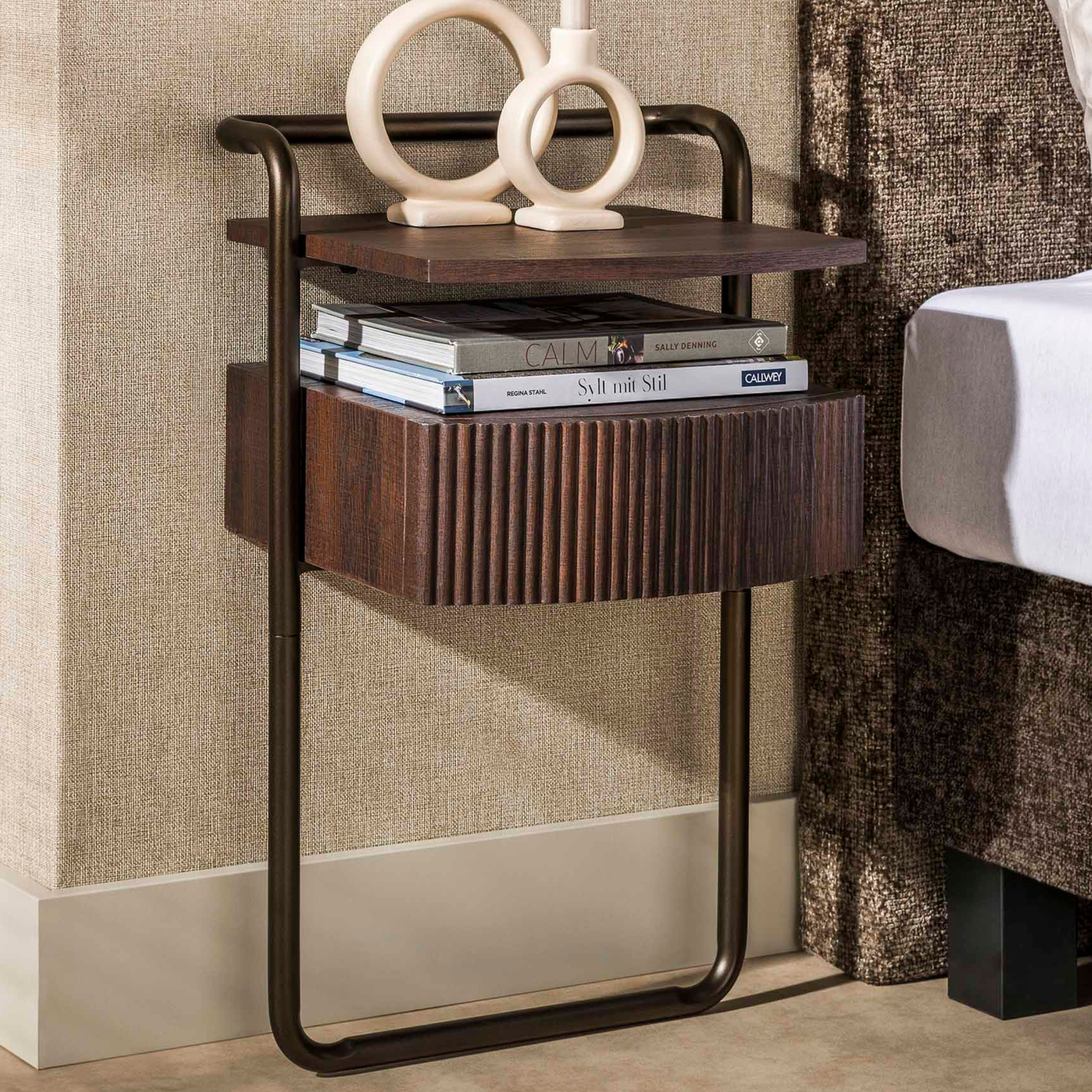 Nachttisch BEND 3D-OAK Schwebende Rohrrahmen-Konsole mit Rillen-Schublade 39 cm