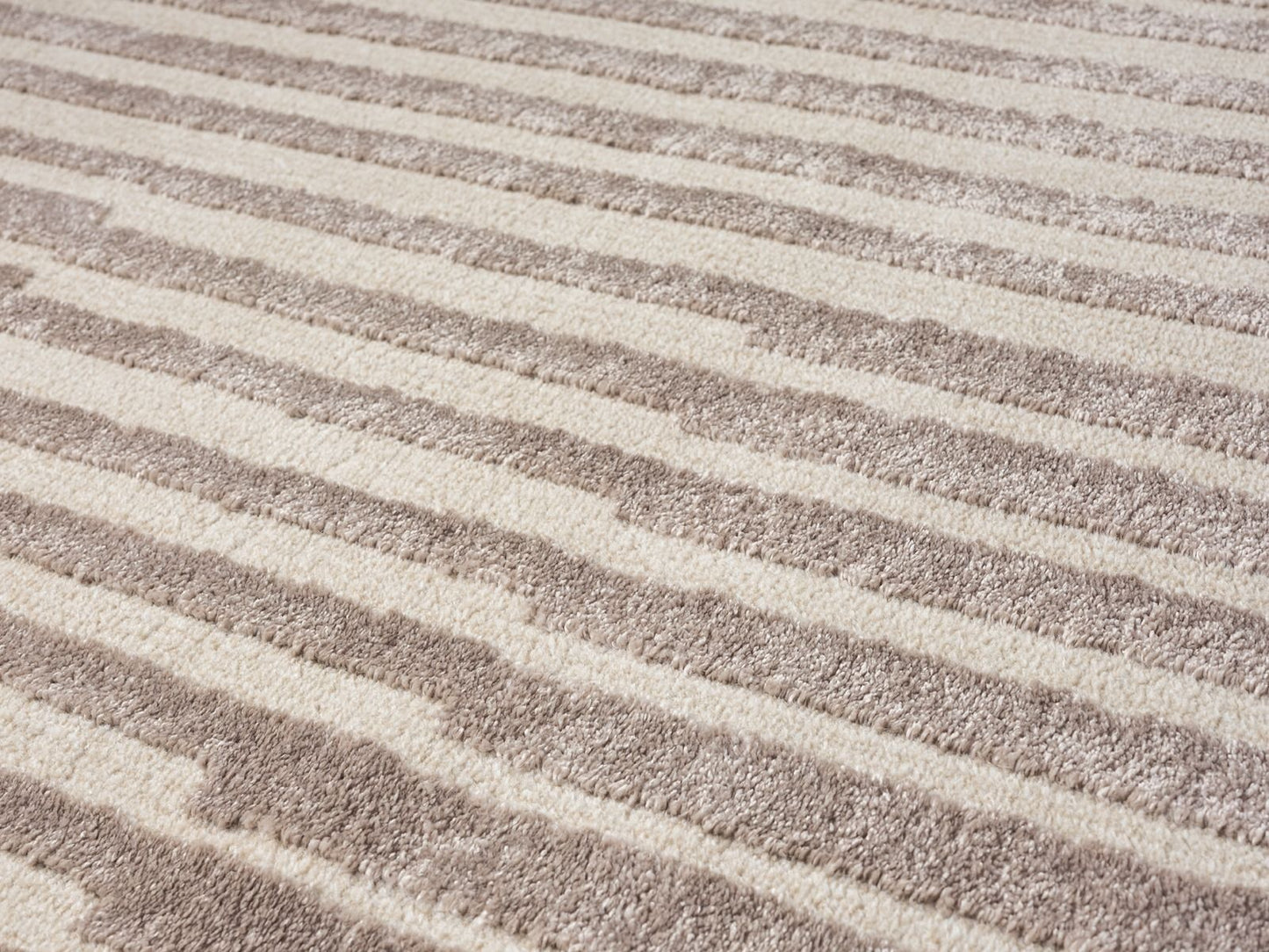 Teppich Nova rechteckig klare Linienführung 13 mm Höhe 160 x 230 cm 200x290 cm beige