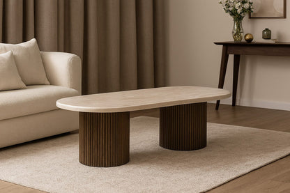 Moderner Couchtisch mit ovaler Travertin-Tischplatte – 130 x 70 x 45 cm braun