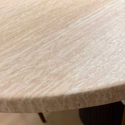 Moderne Esstisch Trivento mit ovaler Travertin-Tischplatte edle Tischbeine im Säulenstil 200 X 100 X 75 cm beige